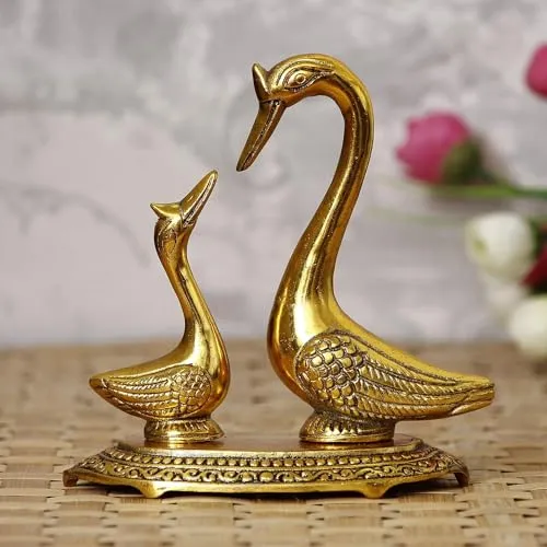 Mahil Collection Metal Loving Swan Couple Showpieces, Love Birds Statues for Home Decor & Birthday, Anniversary, Valentine's Day Gift