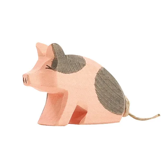 Spotted Piglet Sitting (10953) - Ostheimer